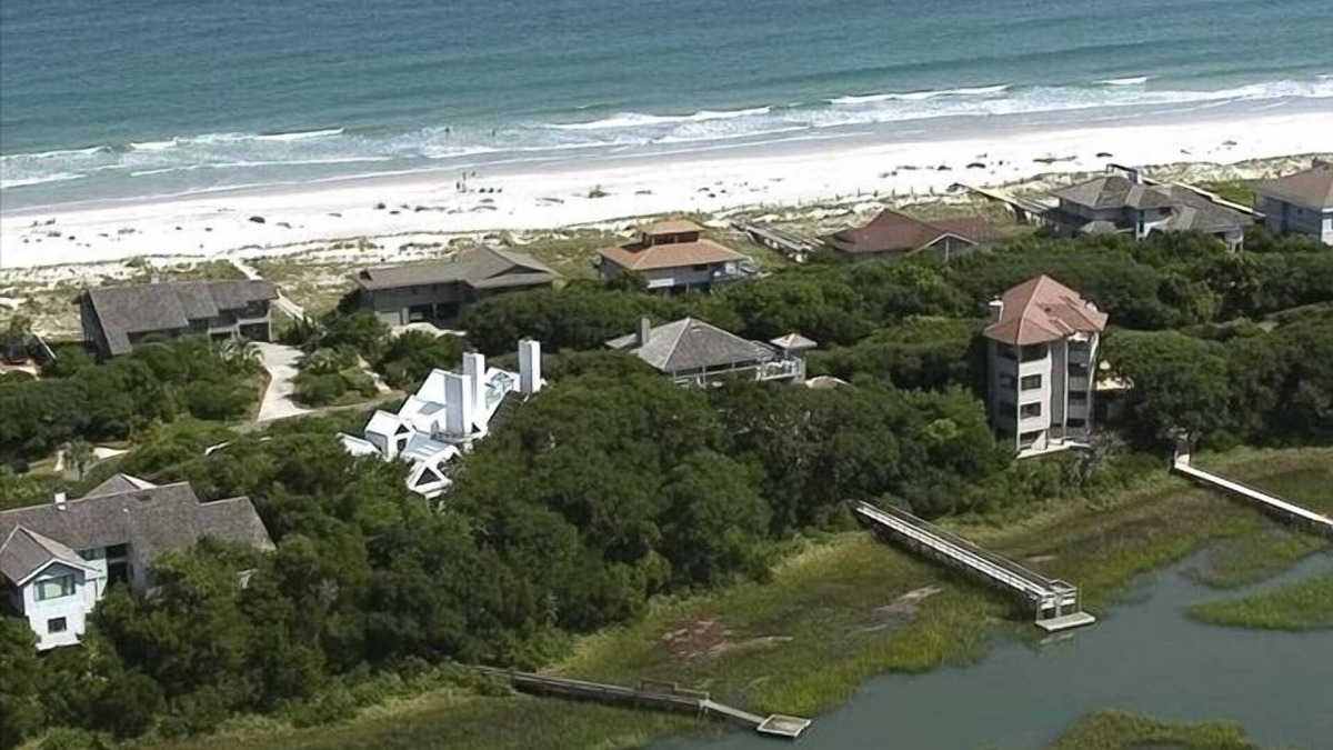 Wilmington House | Bachman Tree House Figure Eight Island