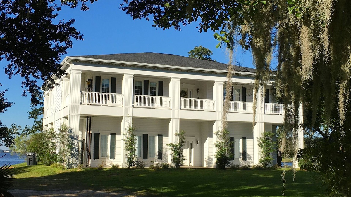 Gulf Hills House | Back Bay Biloxi Waterfront -Fish, Watch Nature, Golf-Minutes to Casinos-Elevator