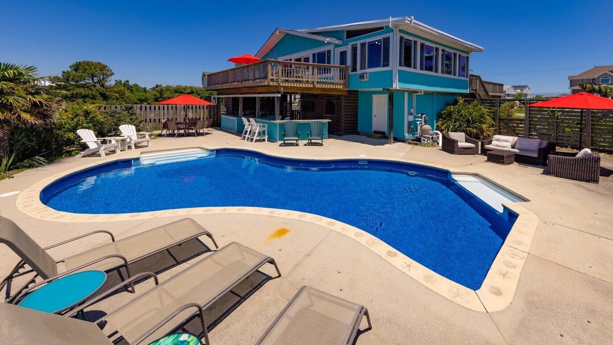 Sandbridge House | Back Bay Dog- Pool, Hot Tub, Bay, Sleeps 13