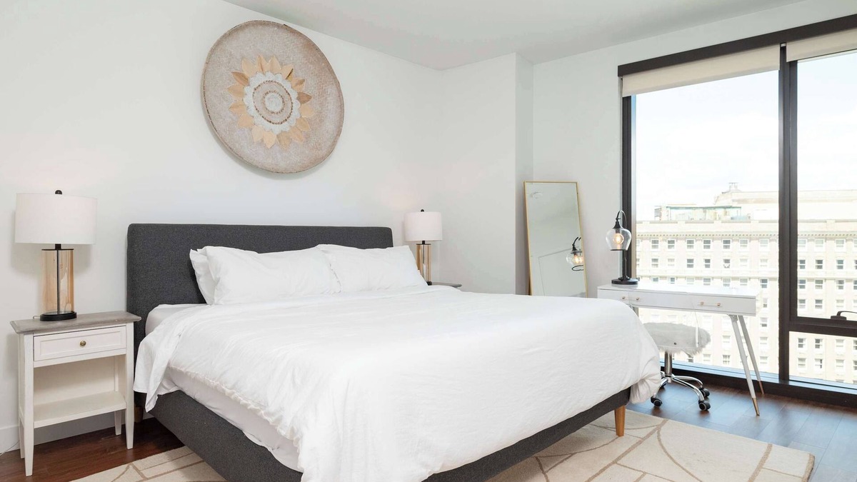 Bay Village Apartment | Back-Bay Lux Central 2BR Condo with Rooftop and Parking