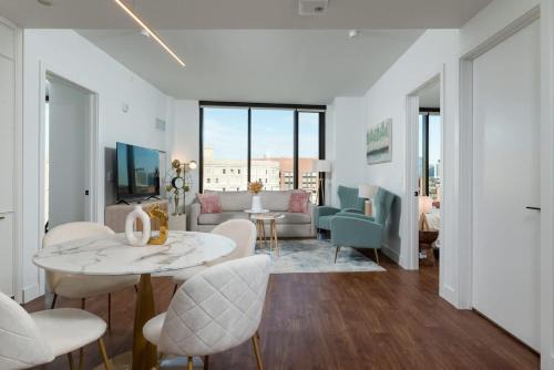 East Cambridge Apartment | Back-Bay Penthouse Public Garden Down Town Rooftop and Parking