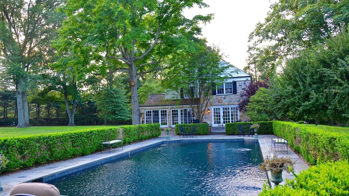 Greenwich House | Back Country Estate w/Pool, Sleeps 8 - Fully loaded, Pet Friendly Greenwich CT