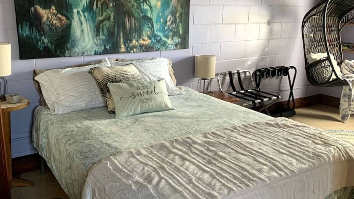 Treloar Apartment | Back Door Guest Suite, Zia My Retreat