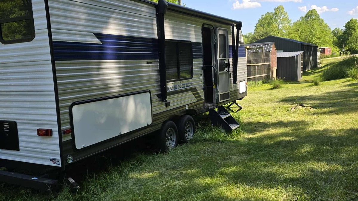 Carbon Hill RV Rental | Back road camper in New Straitsville on monday creek and by old mans cave.