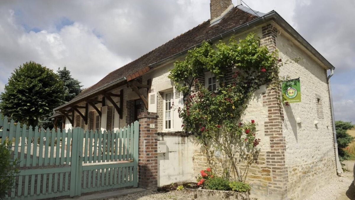 Montigny-les-Monts House | Back to basics