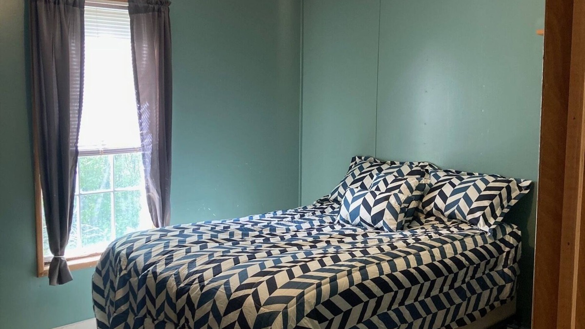Castine Cottage | Back to basics small simple cottage just a two minute drive to the beach.