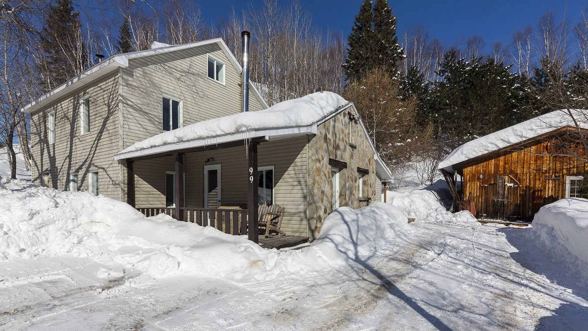 Saint Urbain House | Backcountry Charlevoix Mountain Inn
