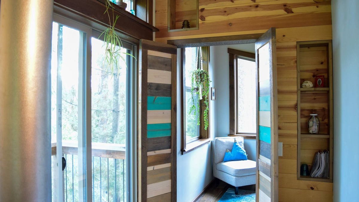 Columbia Falls Cabin | Backdoor to GNP - Modern Cabin in the Woods located on the North Fork Road
