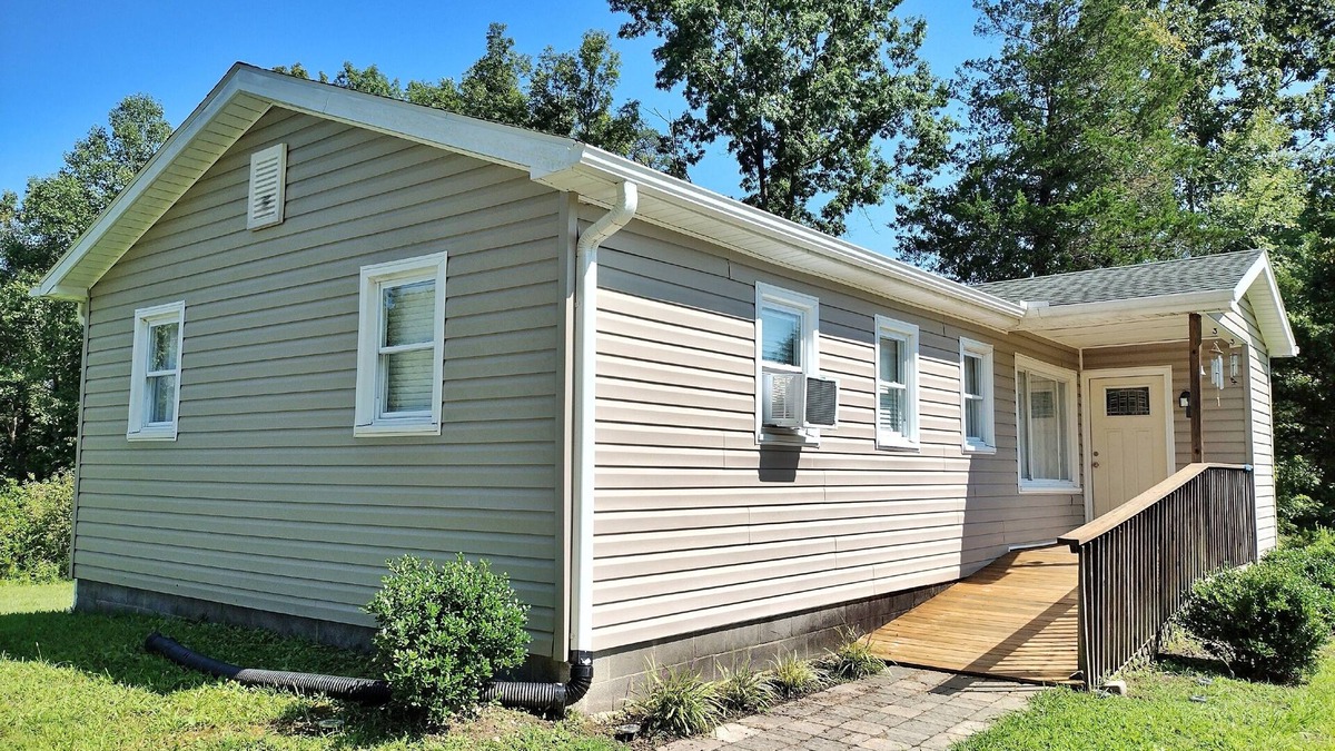 Ruffin House | Backwoods Guesthouse Near VIR and Hycolake