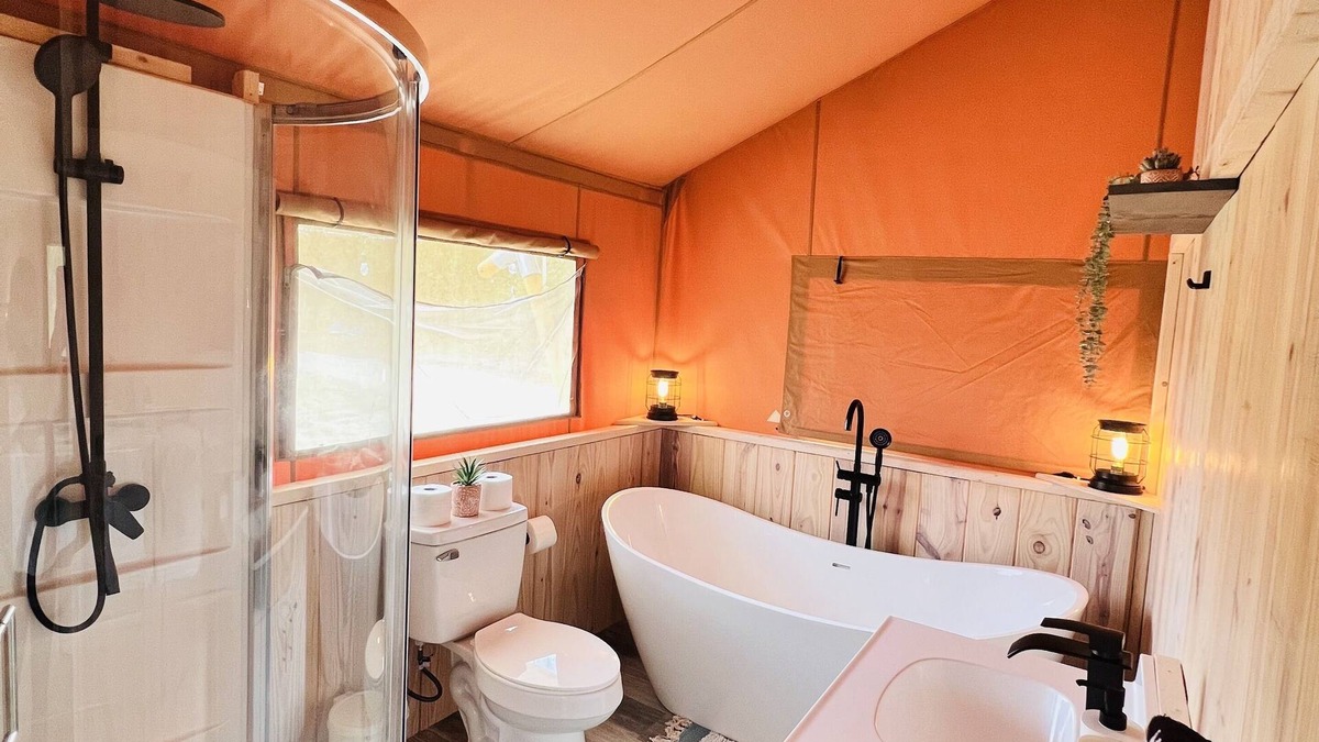 Punta Gorda RV Rental | Backyard glamping with hot tub