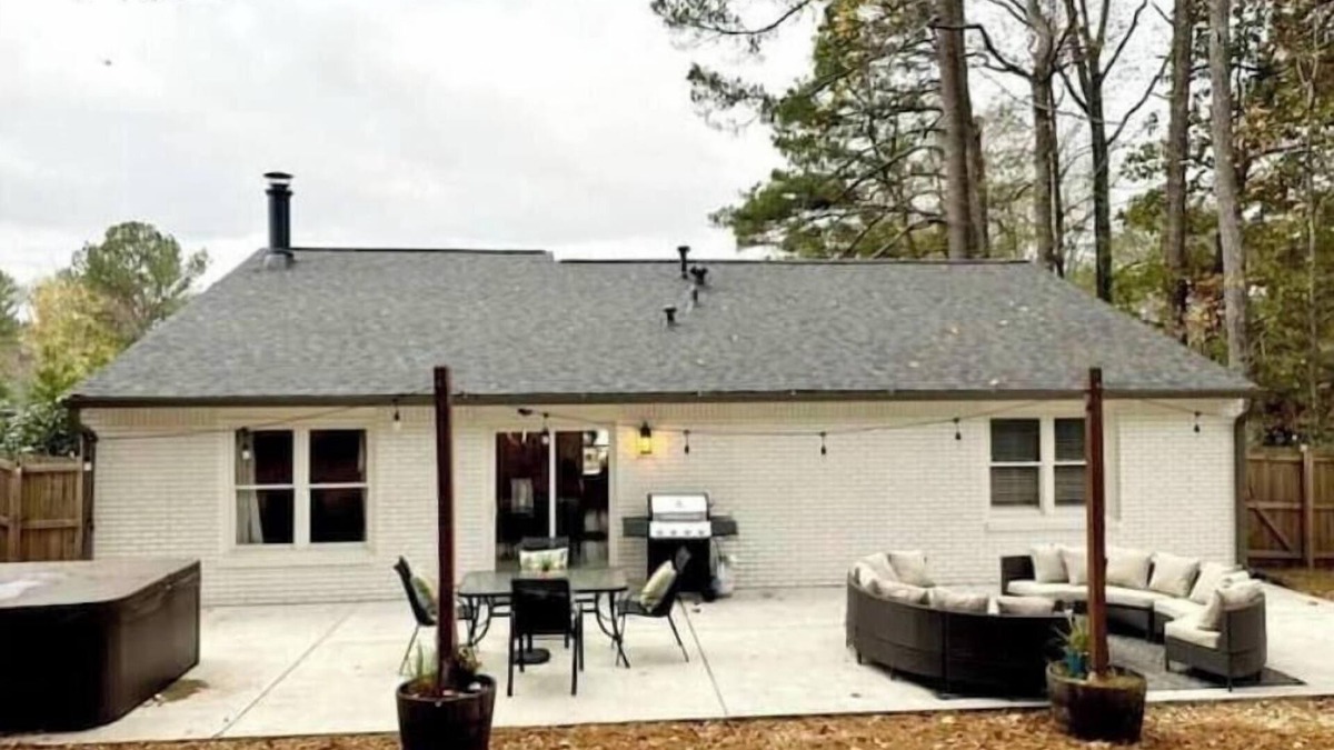 Peachtree City House | Backyard Oasis by Lake Peachtreenn