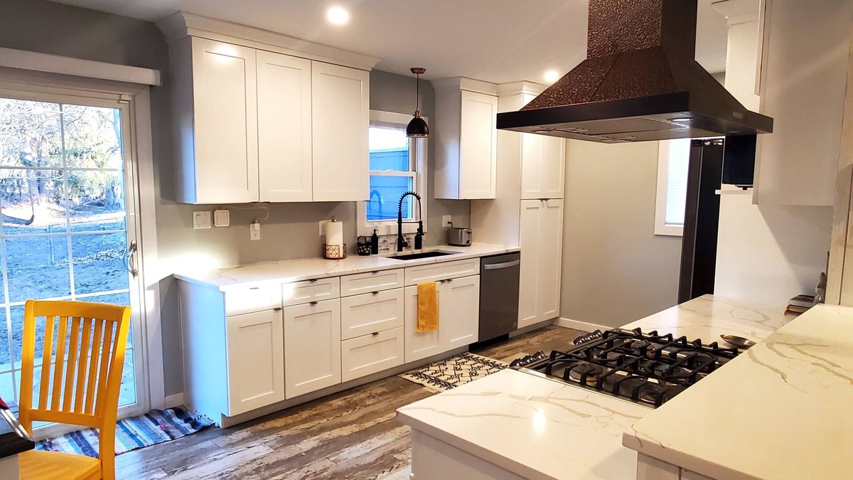 Valparaiso House | Backyard Park Access & Walking Distance Downtown Valpo