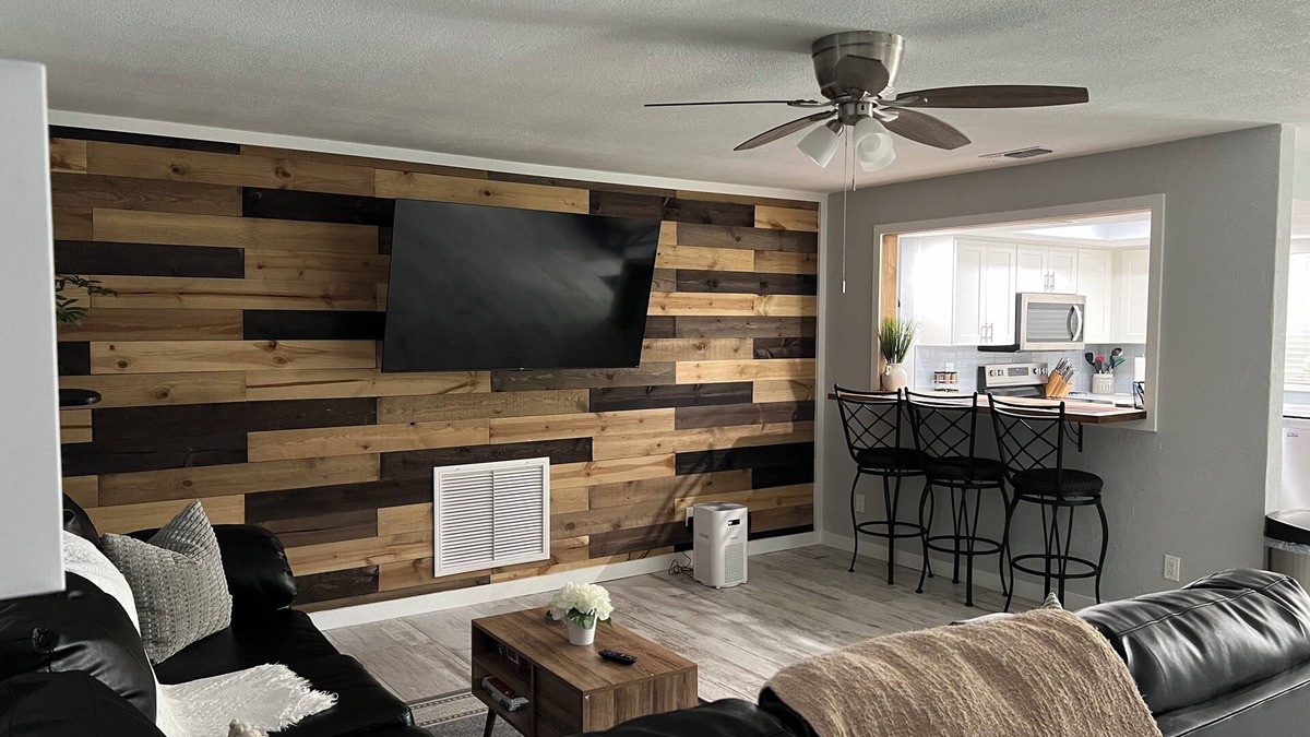 South Daytona House | Backyard , washer and dryer, four smartnTVs°Full Kitchen°free Parking°King