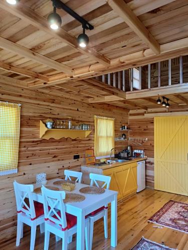 Bergama Cabin | Badece Farm Yellow House