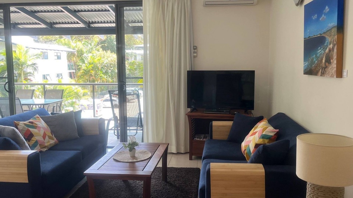 Rainbow Beach Apartment | Baden 80 - Rainbow Shores. Air conditioned Unit - Top Floor - Walk To Beach