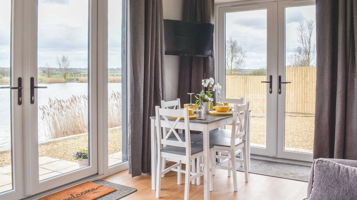Huntingdon Cottage | Badger Lodge - UK30603