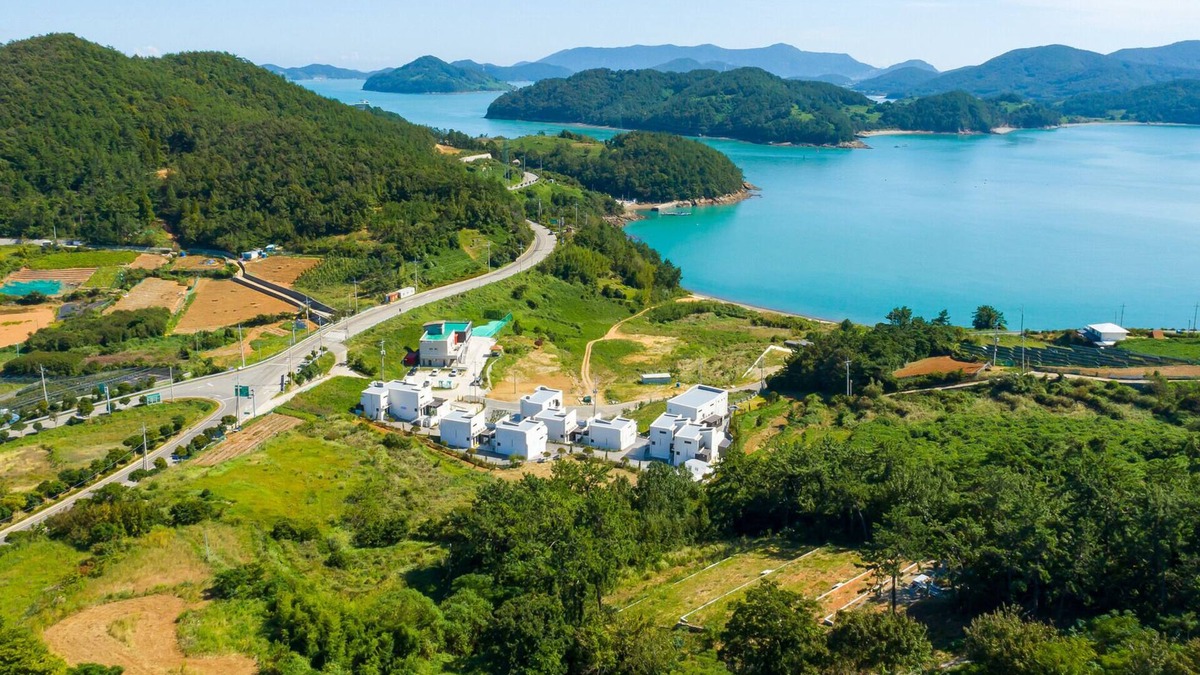 Hwajeong Villa | Baekya Pool Villa & Kids