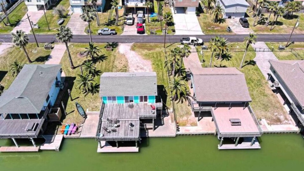 Jamaica Beach House | Bahama Waves
