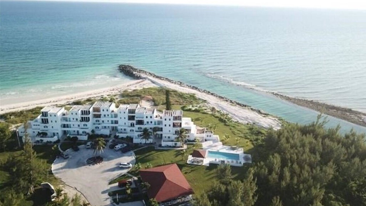 Bahamas Terrace Condo | Bahamian Beachfront Paradise, directly on the beach!