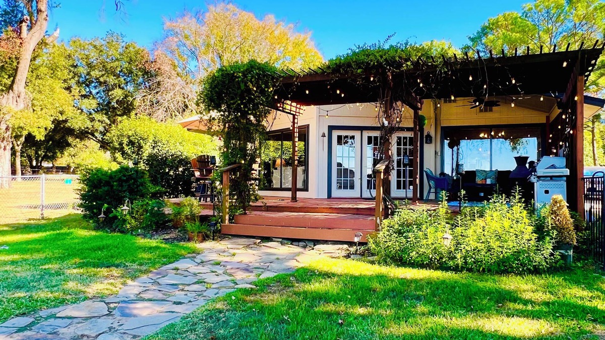 Gun Barrel City House | Bailey’s Cove Beachside Bliss