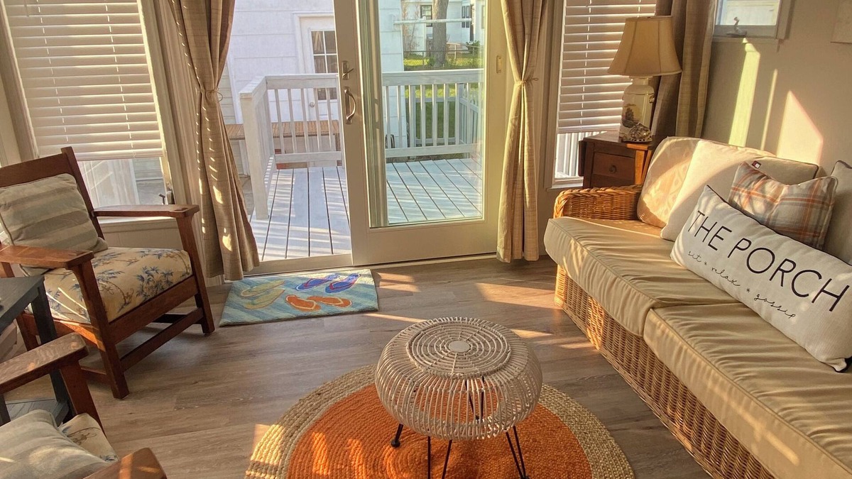 Village Green Cottage | "Bain de Soleil in Cape May" 2 bedroom 2 bath cottage