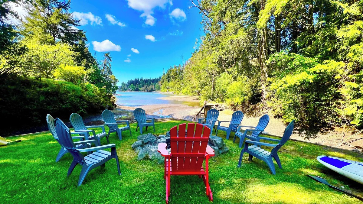 Rollingbay House | Bainbridge Island Group Retreat w/Pickleball!