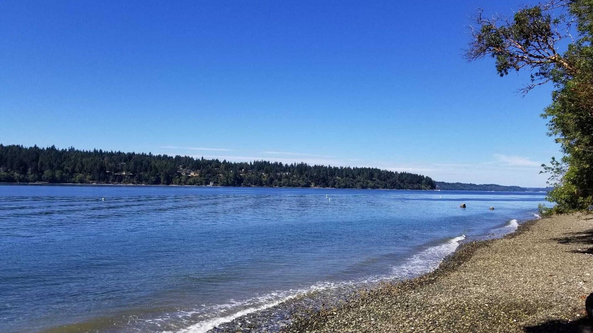 Bainbridge Island Villa | Bainbridge Island Pebble Garden Villa Waterfront