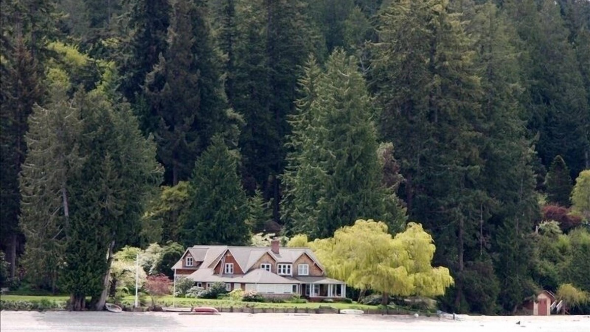 Rollingbay House | Bainbridge Island (Puget Sound):No-Bank Waterfront Sandy Beach