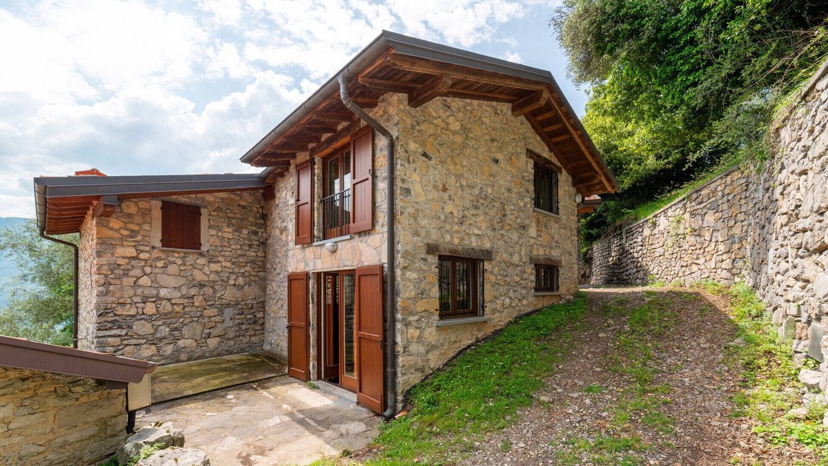 Sala Comacina House | Baita La Lidia by Wonderful Italy