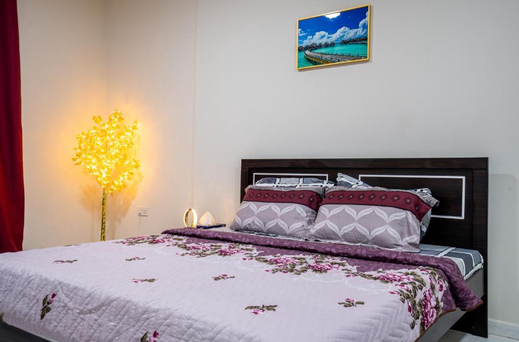 Mussafah House | BAITH AL JANNAH L L C - Working Professional - Peaceful Daily and Weekly Room