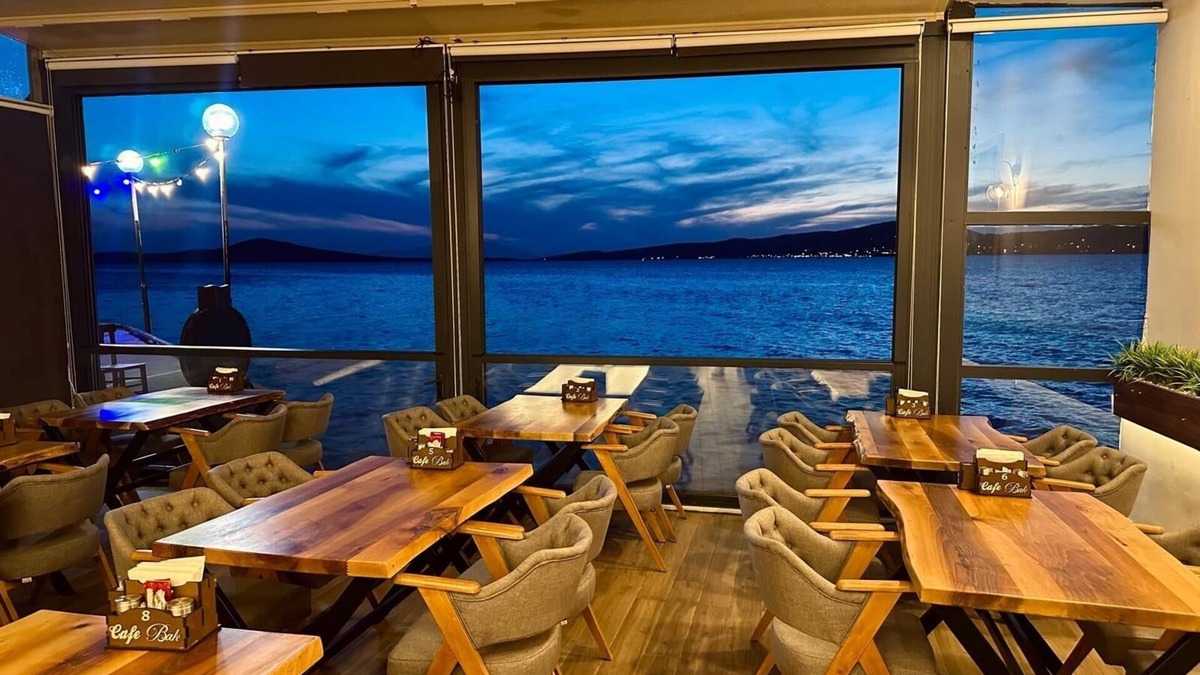 Ayvalik City Center Bed & Breakfast | Bak cafe& pansiyon