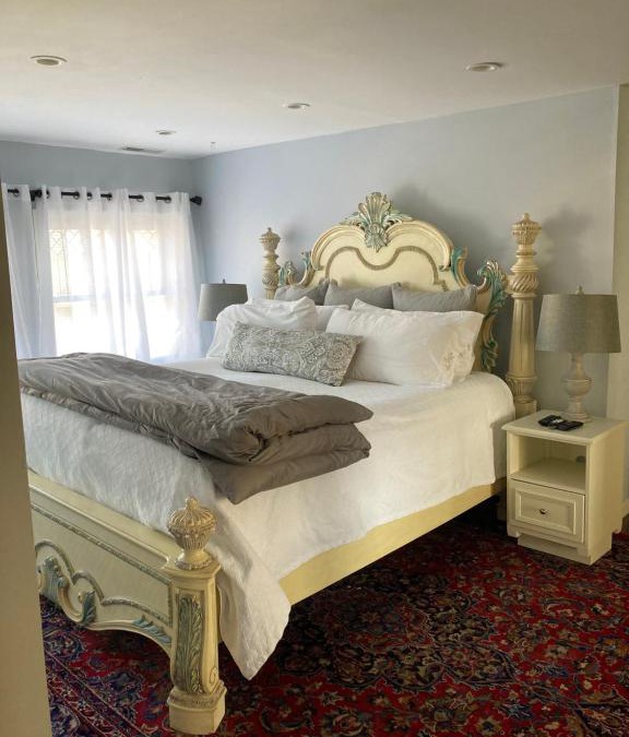 Bluefield Hotel | Baker's Hill Inn