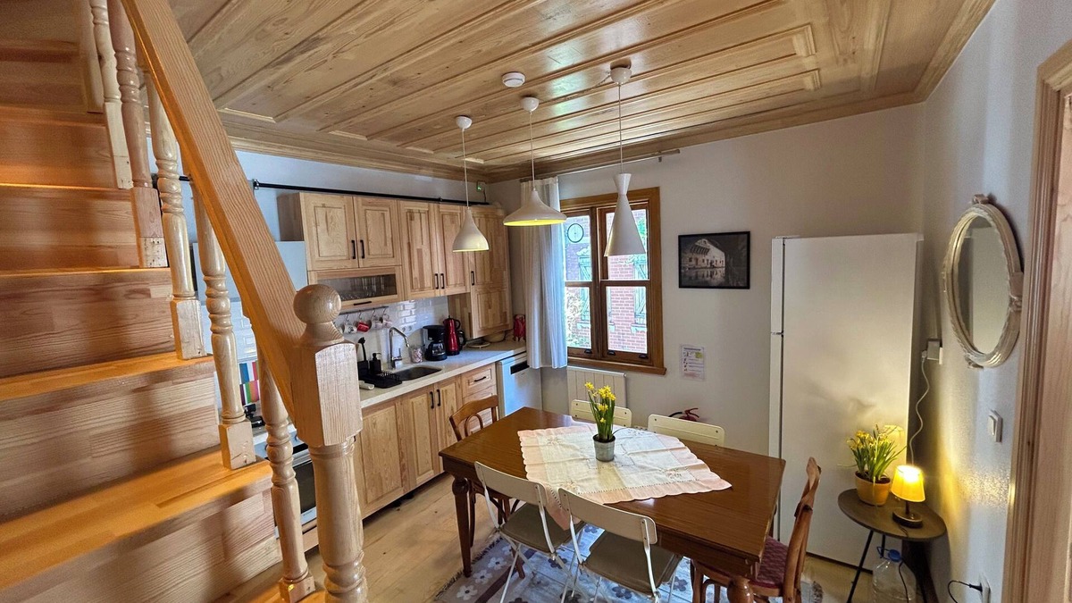Istanbul City Center House | Balat Rose – Entire Wooden House with Terrace