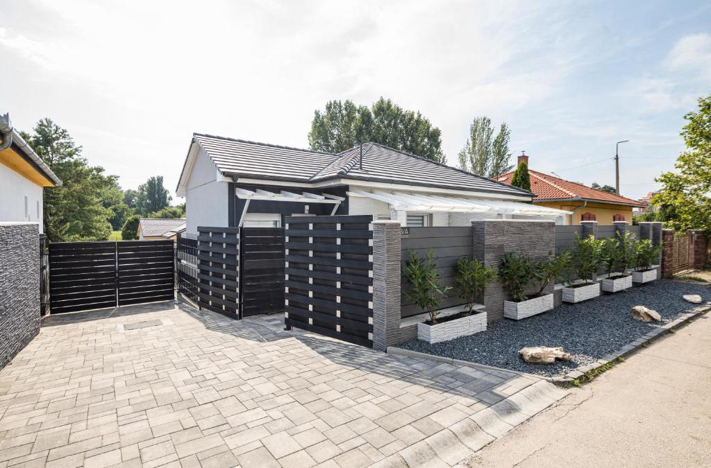Siofok-Szabadifurdo Apartment | Balatonic Lemon apartmanház