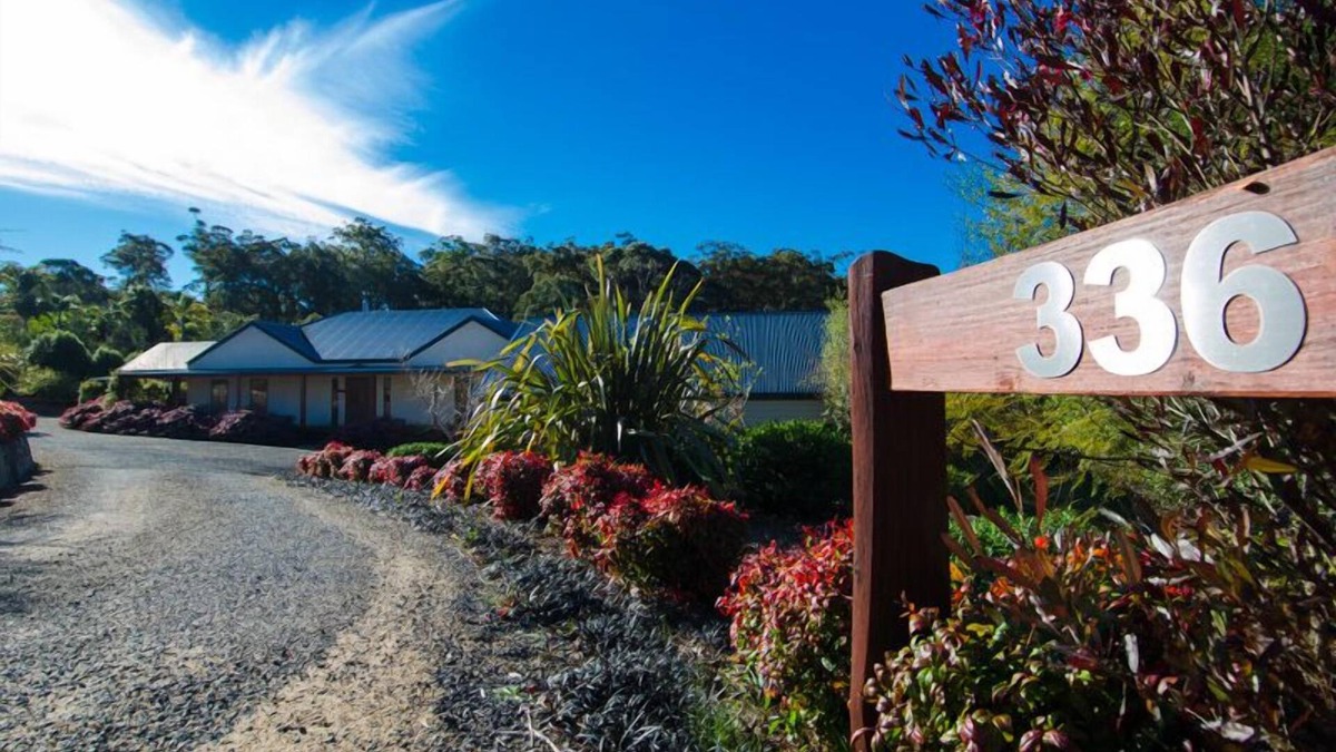 Tura Beach Bed & Breakfast | Balconies Dolphincove