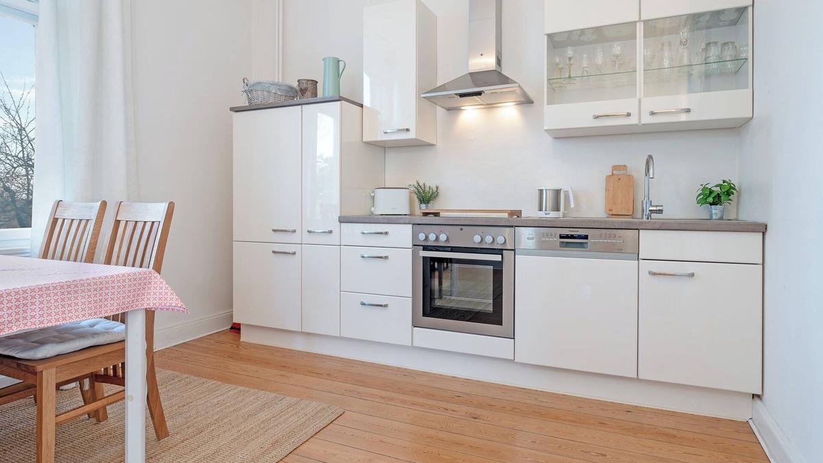 Eutin Apartment | Balcony apartment with communal garden in the Villa Eck in Eutin