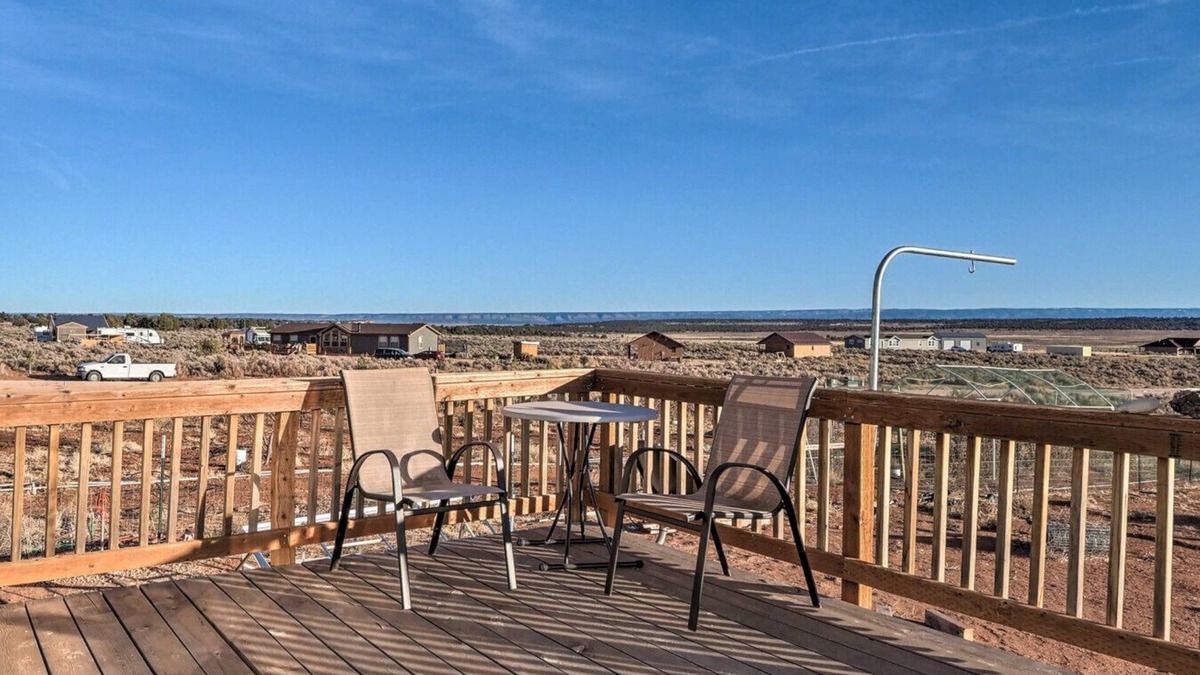 Kanab House | Balcony Fire Pit Near Zion, Bryce + Grand Canyon