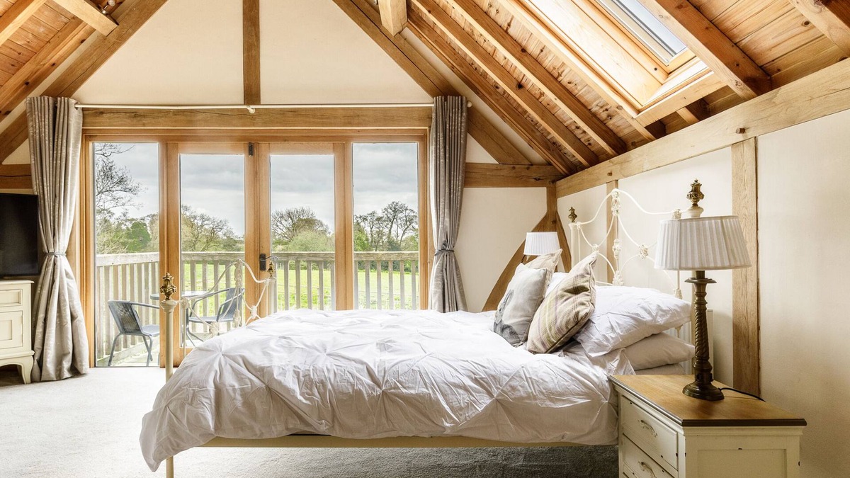 Cymau House | Balcony Room Near Chester