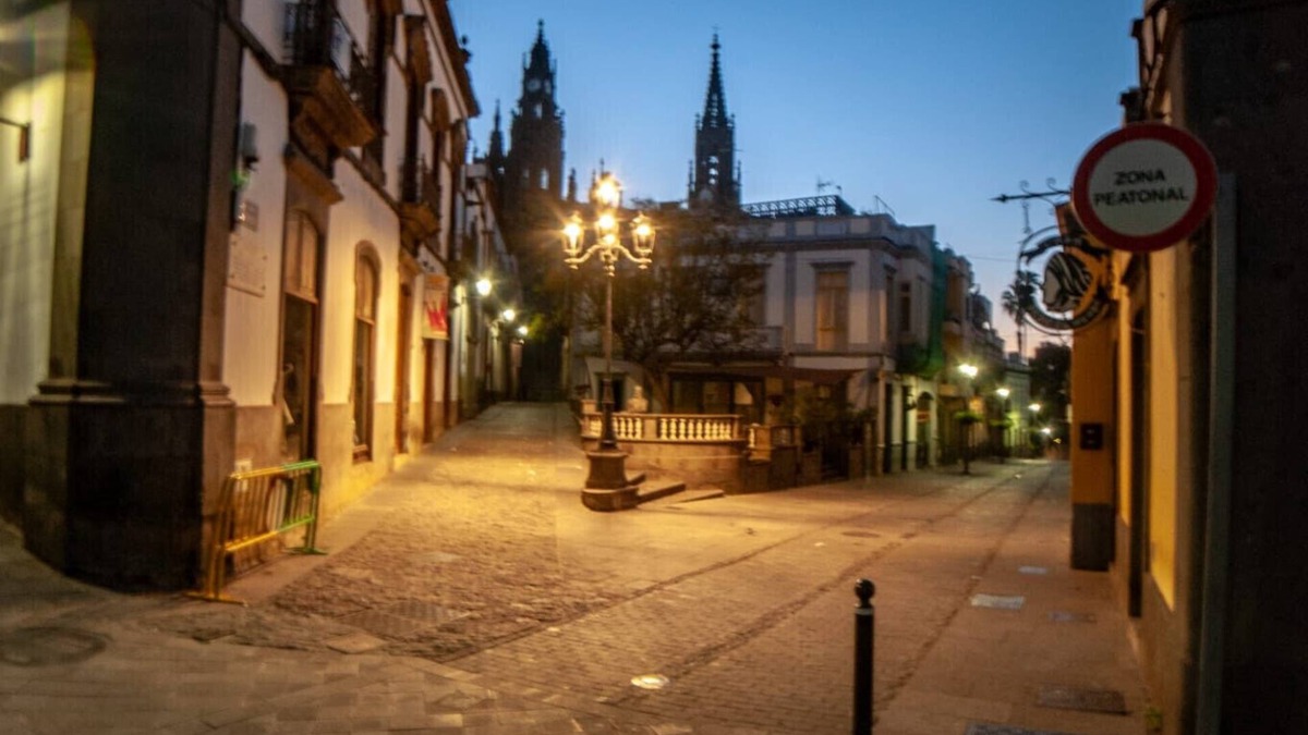 Casco Historico de Arucas Apartment | Balcony Spacious 2BR Historic Centre Arucas