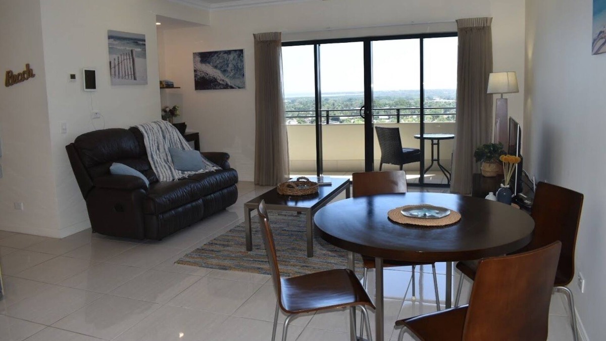 Parap Apartment | Balcony views of spectacular Darwin Harbour, short walk to beach and restaurants