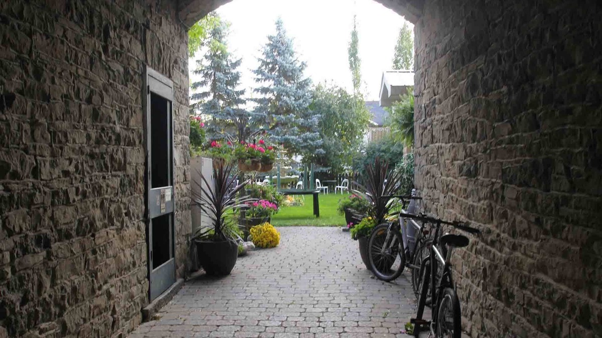 Merrickville Hotel | Baldachin Inn