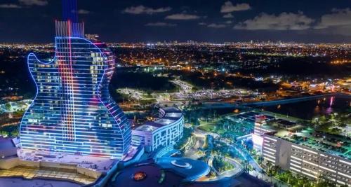 West Hollywood Villa | BALENCIAGA Star Suite 5 mins from Hard Rock Stadium & The Guitar