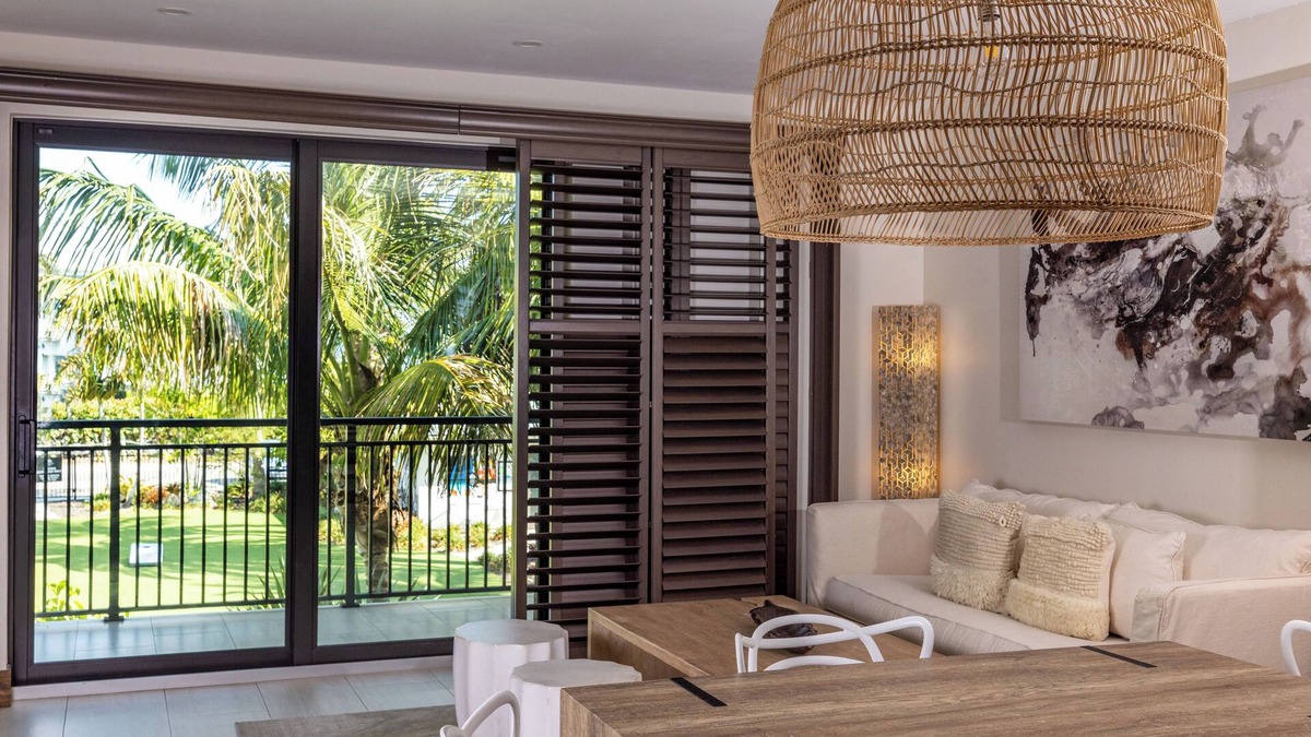 Holmes Beach Resort | Bali Hai Beachfront Resort and Spa