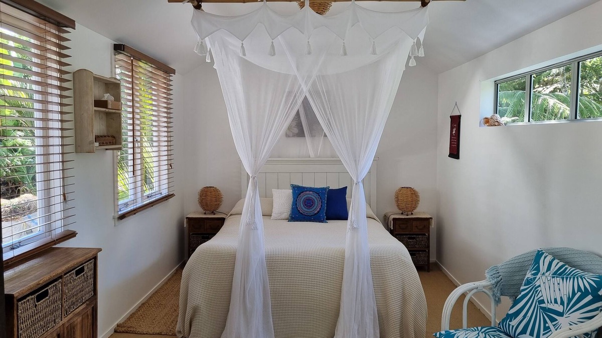 Coromandel Cabin | Bali Haven - Part of Coromandel Eco Sanctuary. Pet Friendly/Tranquil/Chimenea