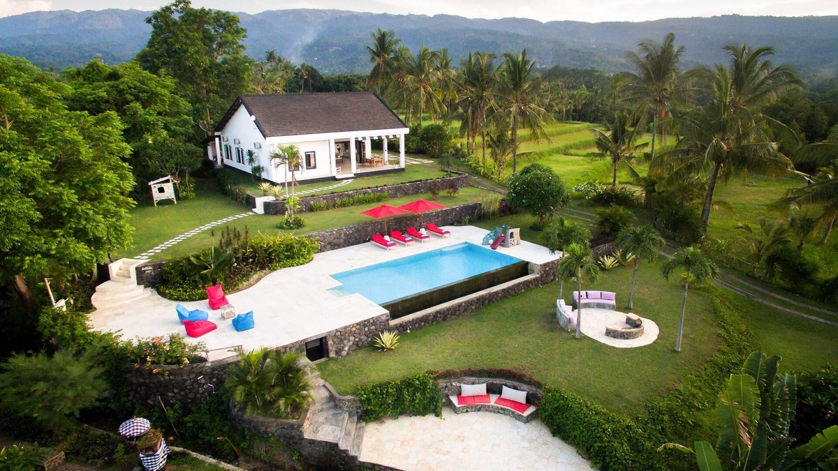 Kalibukbuk Villa | Bali Sea View Family Villa - Villa Bloom Bali