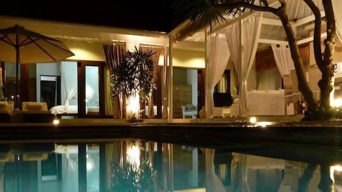North Legian Villa | Bali – Seminyak – villa with pool – 6/7 pers.-quiet area in the heart of life