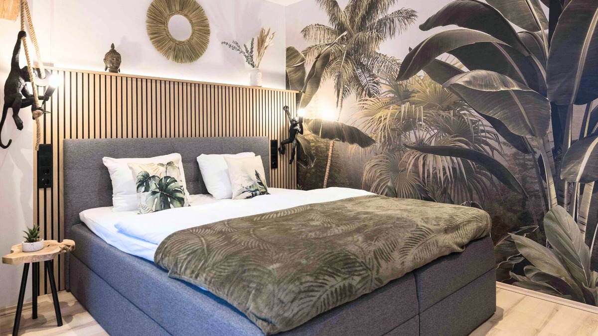 Hof Apartment | BaliApartment, kitchen, parking lot, 24h digital check-in, Wlan 150MBit
