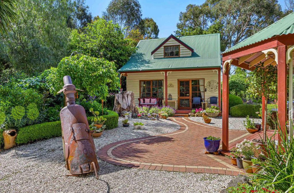 Brown Hill Apartment | Ballarat Cottages