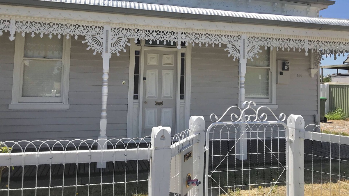 Ballarat East House | Ballarat Escape - Fernleigh House