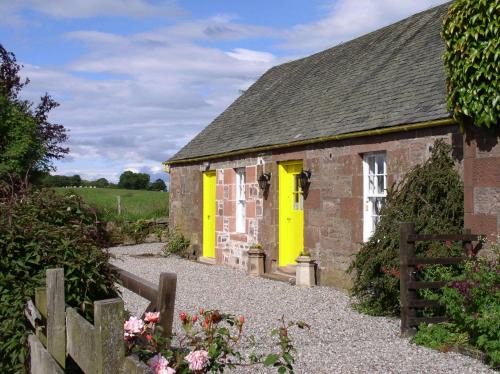 Fintry House | Ballat Smithy Cottage
